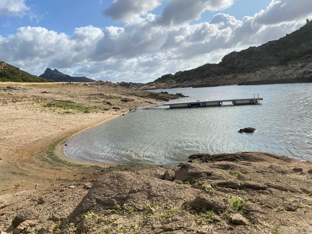 Il Nuraghe del lago Coghinas Oschiri Esterno foto